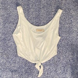 White tank top 🦋